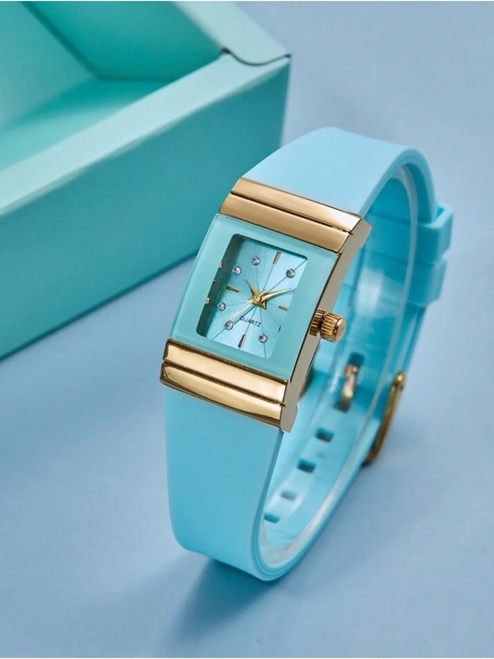 Elegant Aqua Watch with silicone band